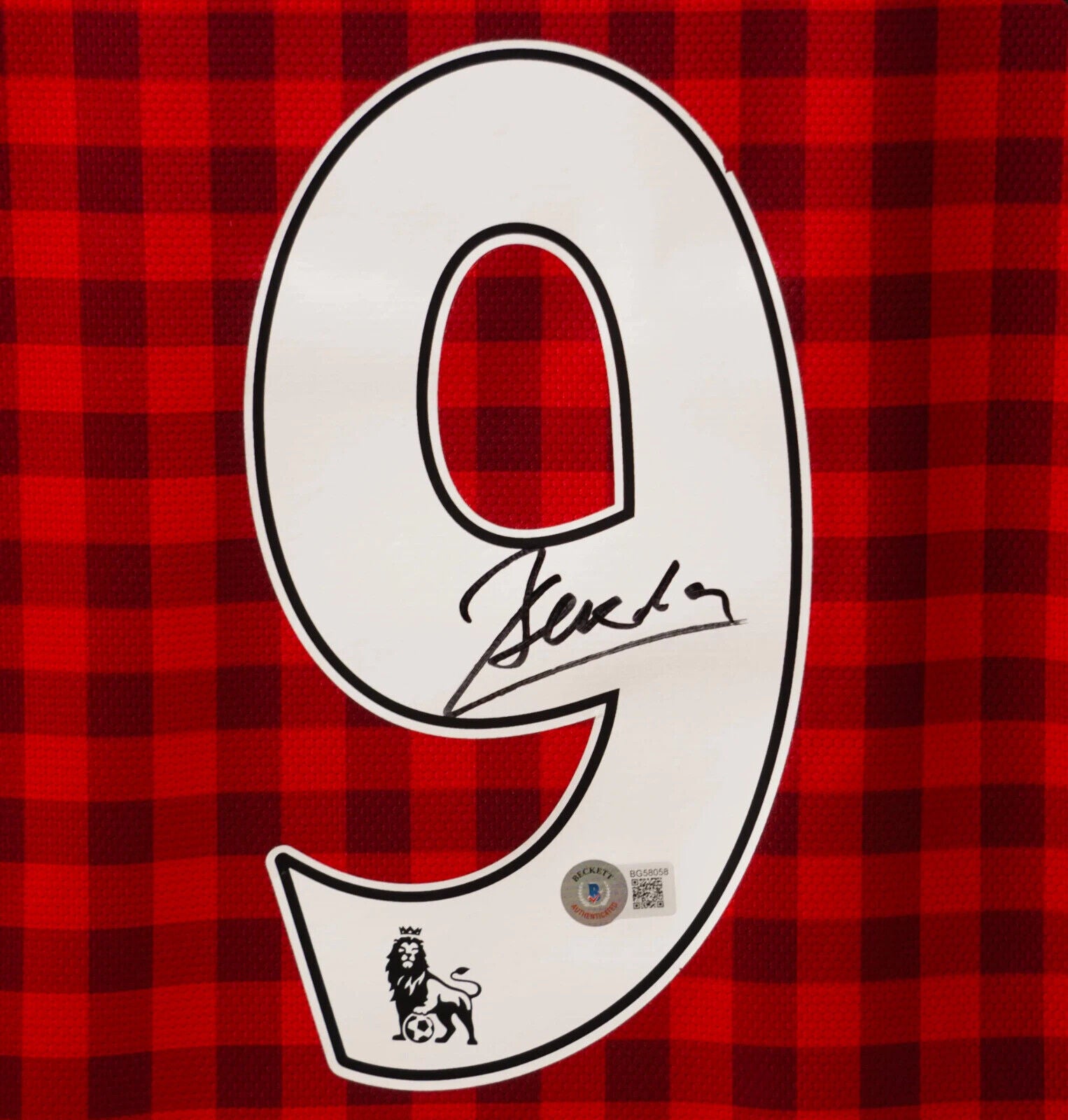 Dimitar Berbatov Signed Manchester United Home Soccer Jersey #9 with Beckett COA